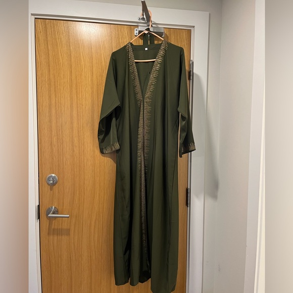 Abaya - Picture 1 of 3